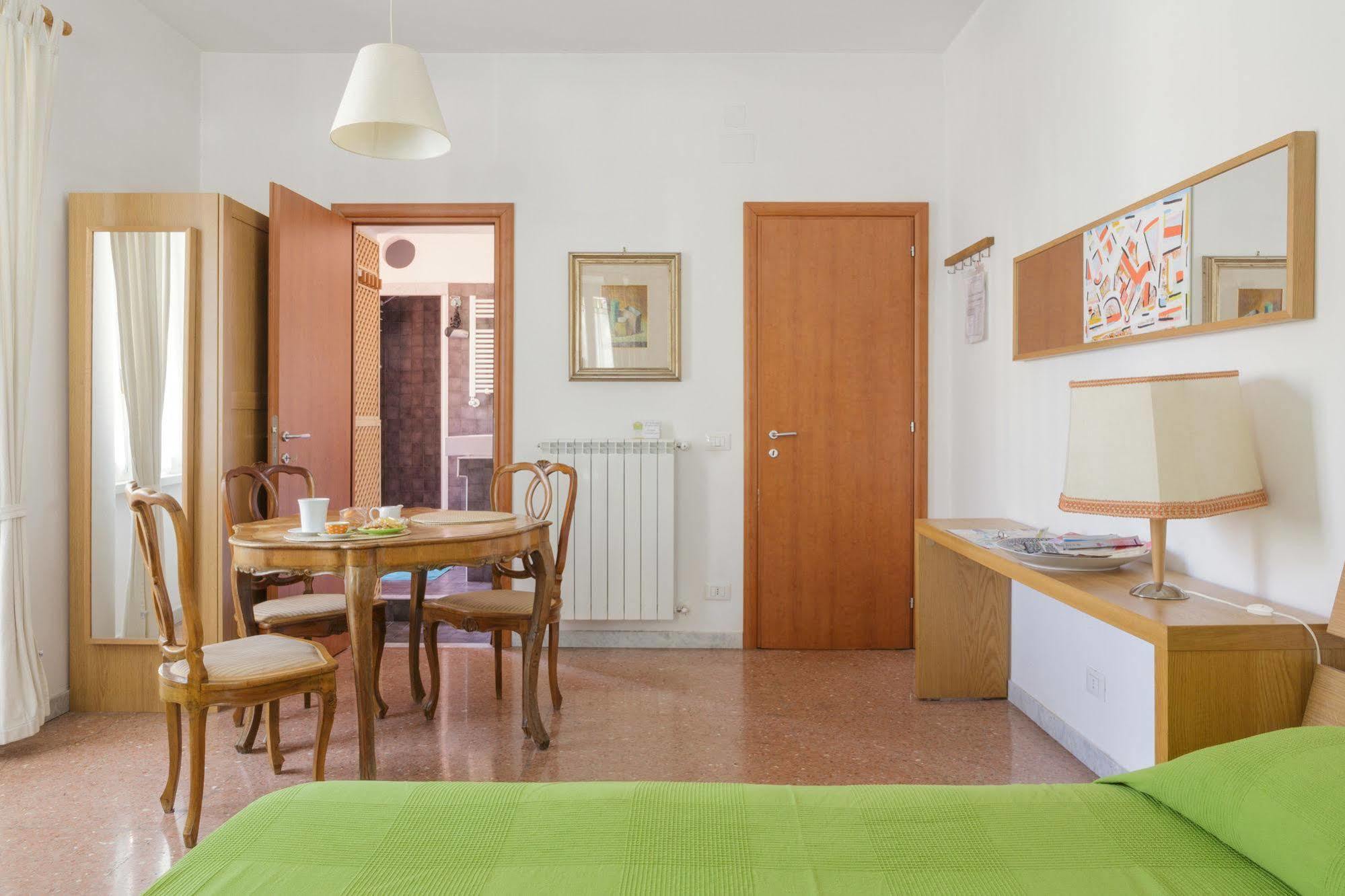 Domus Manlii B&B ローマ エクステリア 写真